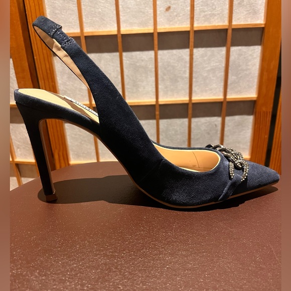 Navy blue suede Charles David 4” pump - Picture 12 of 12